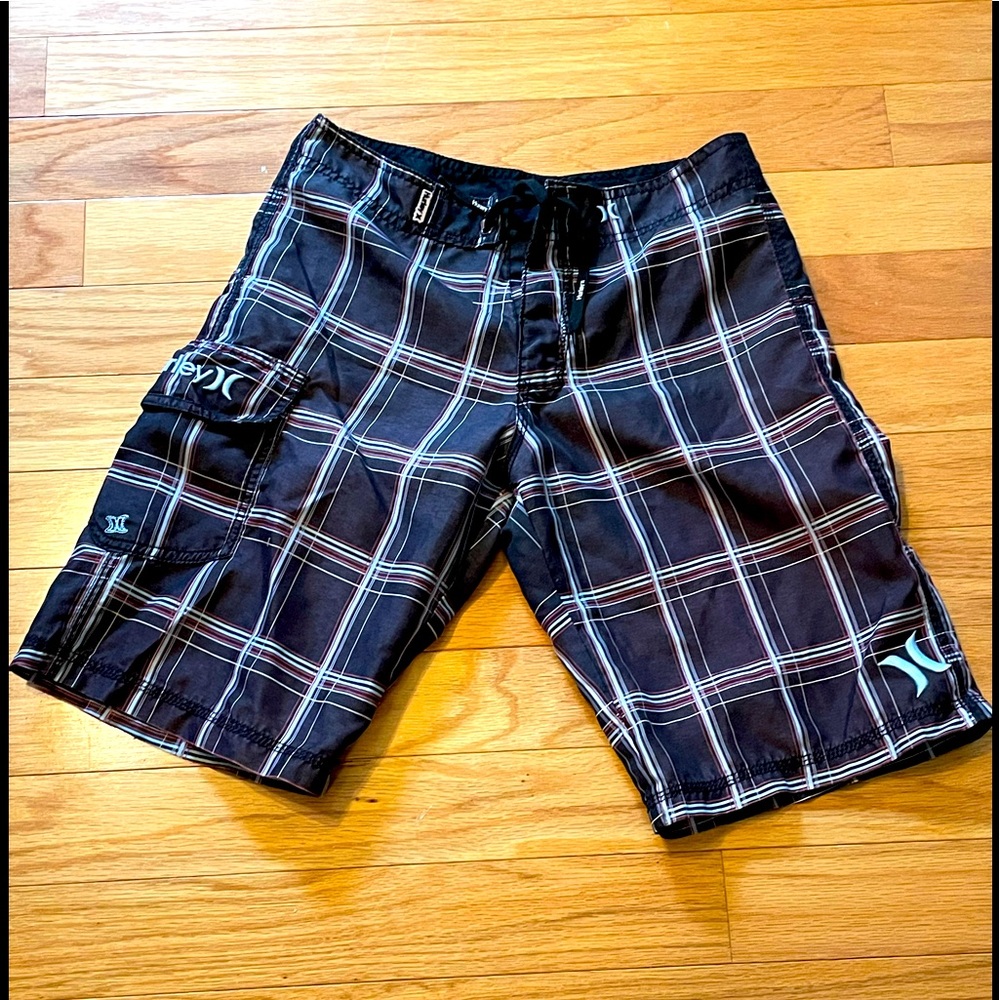 BOYS NIKE  HURLEY SWIM TRUNKS size 18.